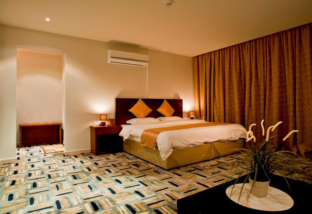 Aparthotel Executive 4*
